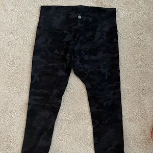 Lululemon Align Camo capri pants